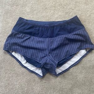 Oiselle | Mac toolbelt roga short | navy stripe | sz 4